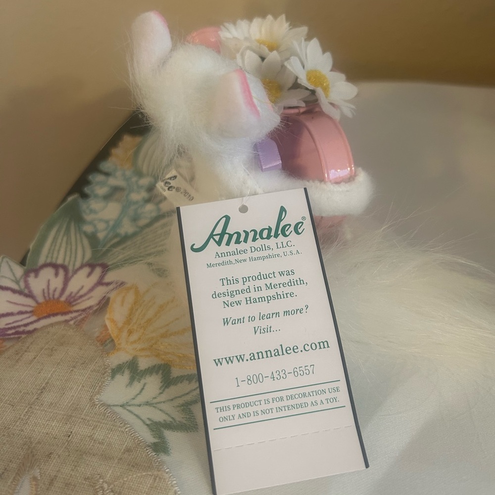 Annalee Spring Kitten - Picture 2 of 3